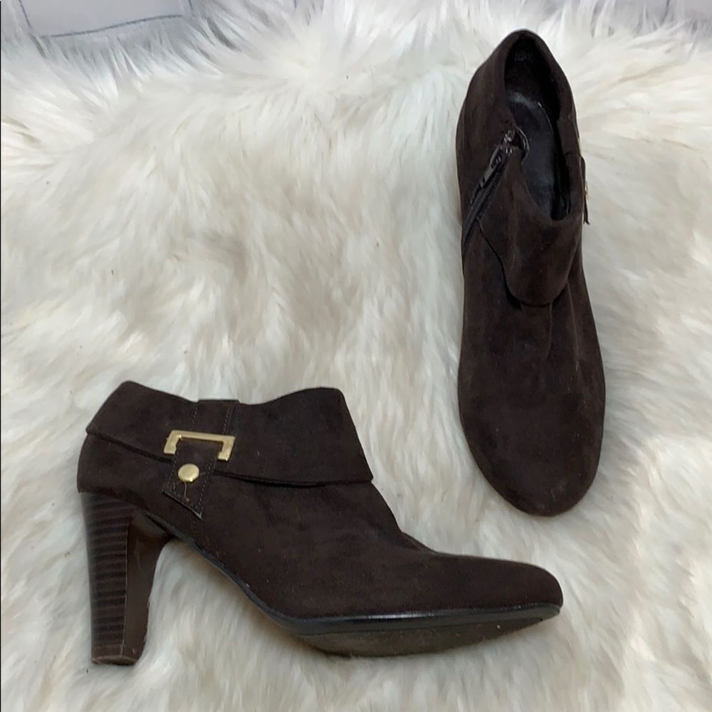 Karen Scott Nancy Brown Suede Booties Sz 7.5